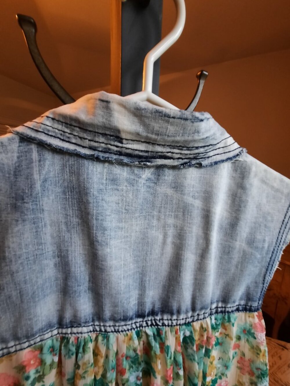 Denim and soft floral sheer tunic, PTP 20" - Picture 6 of 7